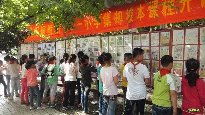 学生参观3.jpg