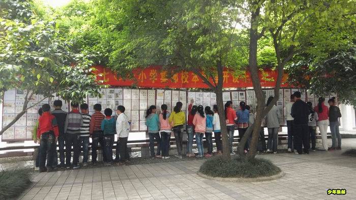 学生参观5.jpg